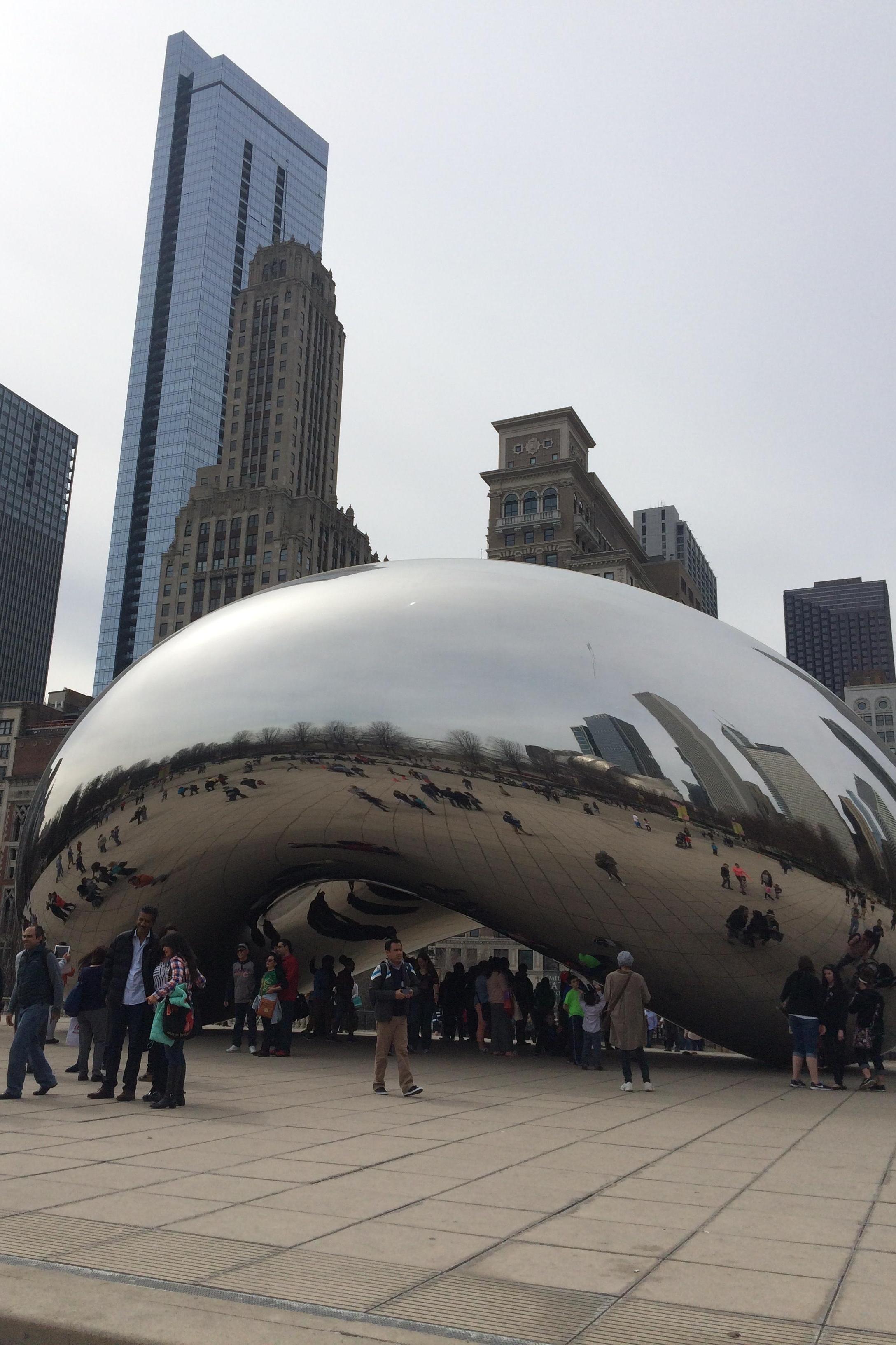 chicago glass street sculpture bean tourists